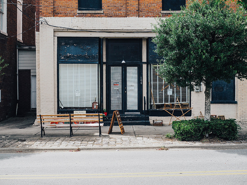 Going Online A Step-by-Step Guide for Brick-and-Mortar Businesses No Revisions unsplash nipunadk.com